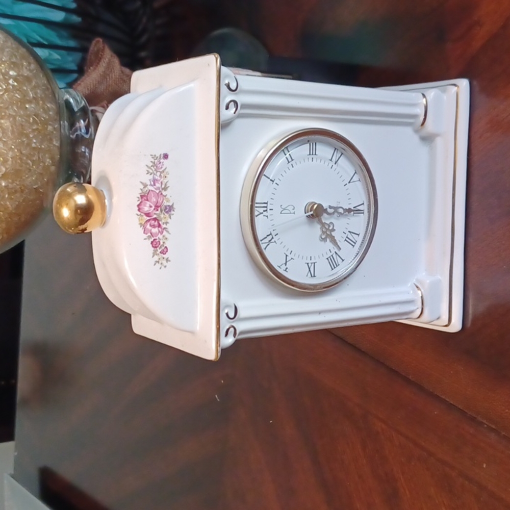 porcelain clock - Picture 3 of 6